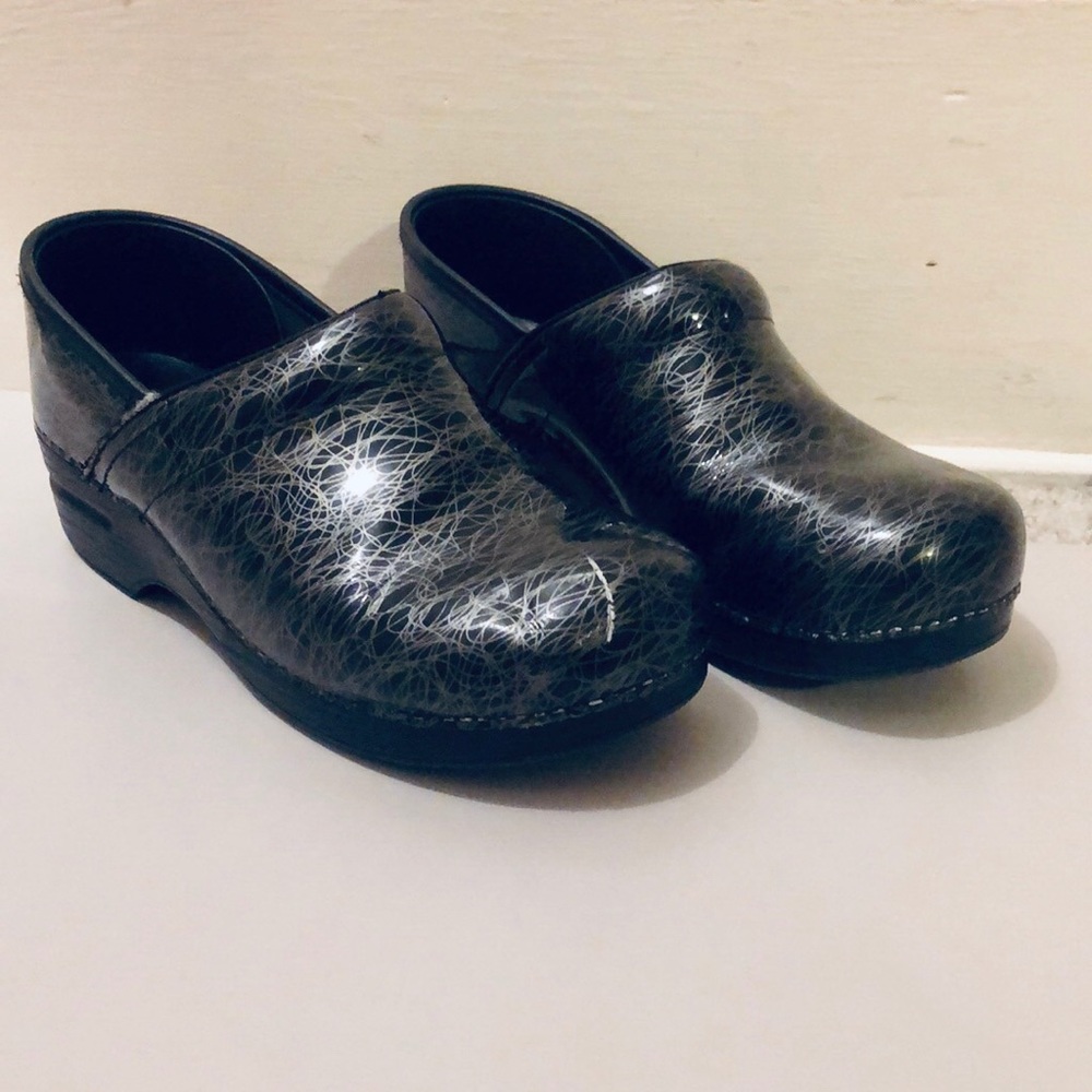 Dansko Scribble Gray & Black Nursing Clog